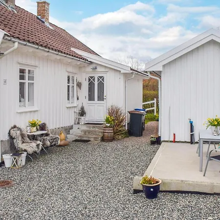 Semesterbostad 3 Bedroom Cozy In Lindesnes