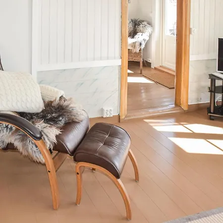 3 Bedroom Cozy In Lindesnes * Spangereid
