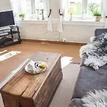 3 Bedroom Cozy In Lindesnes 度假居