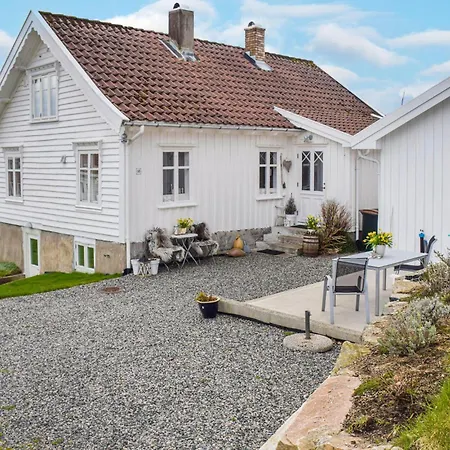 3 Bedroom Cozy In Lindesnes 度假居 Spangereid